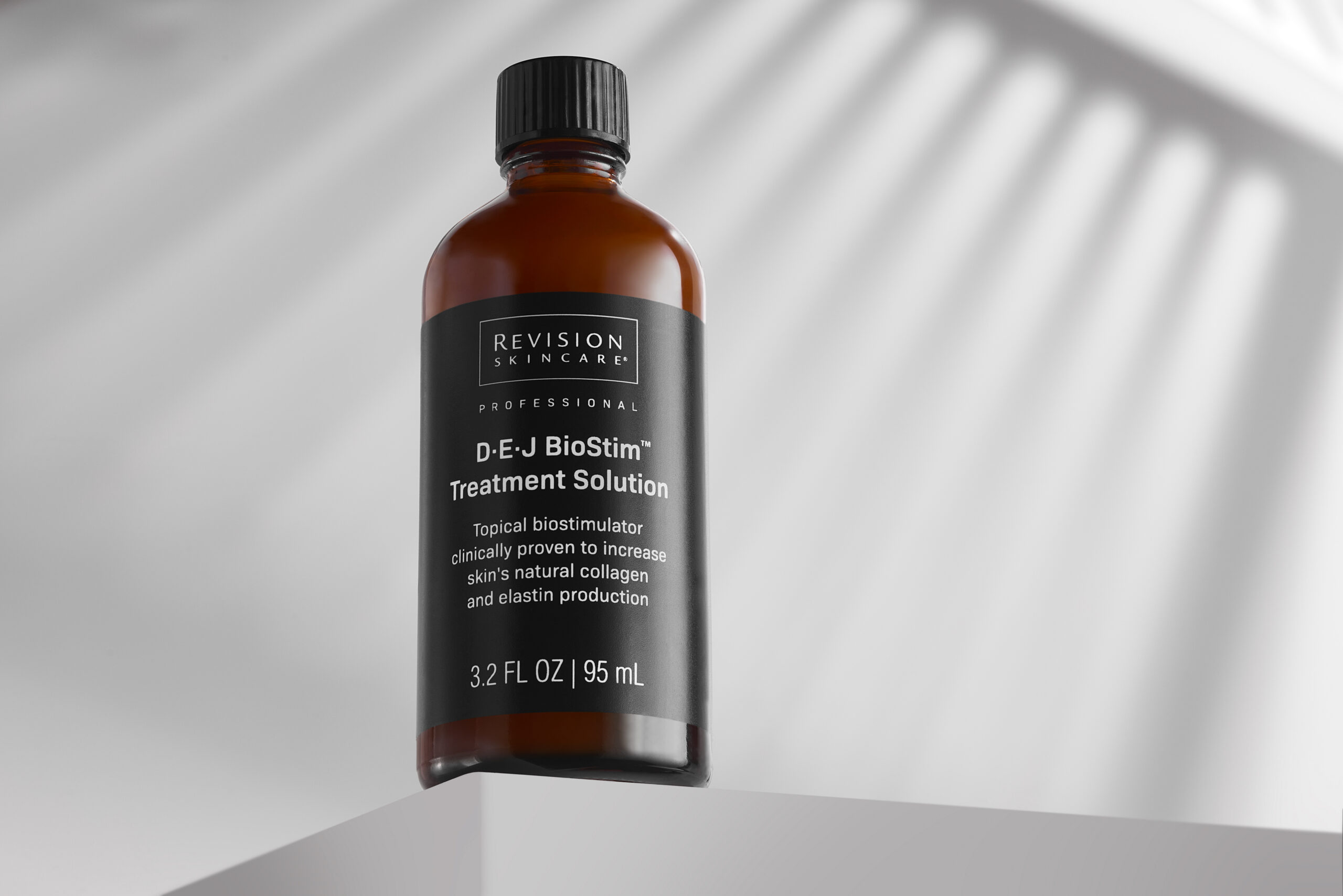 Revision Skincare lanza un bioestimulador tópico para uso en clínica